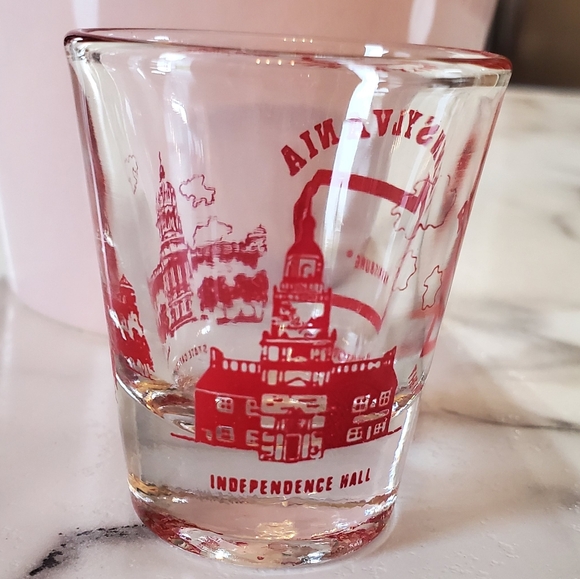 Independence Hall Pennsylvania Shot Glass - Picture 2 of 8